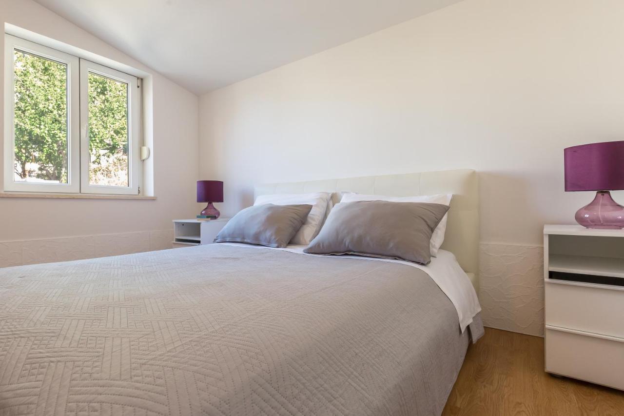 Modern Apartment أوميس المظهر الخارجي الصورة
