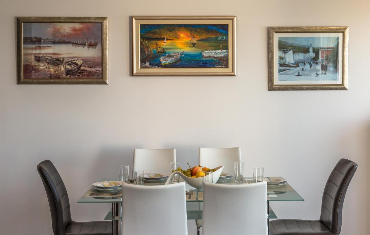Modern Apartment أوميس المظهر الخارجي الصورة