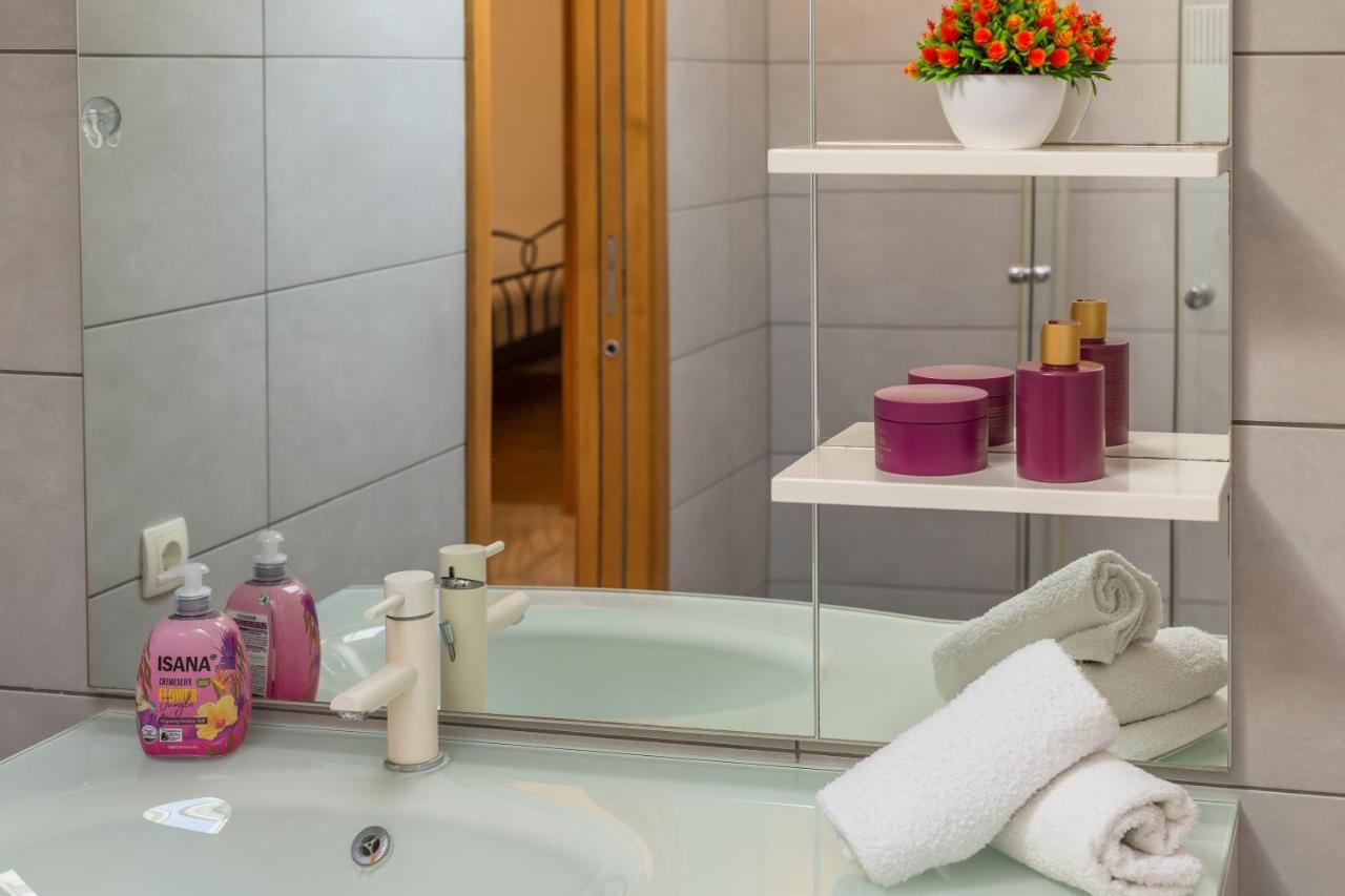 Modern Apartment أوميس المظهر الخارجي الصورة