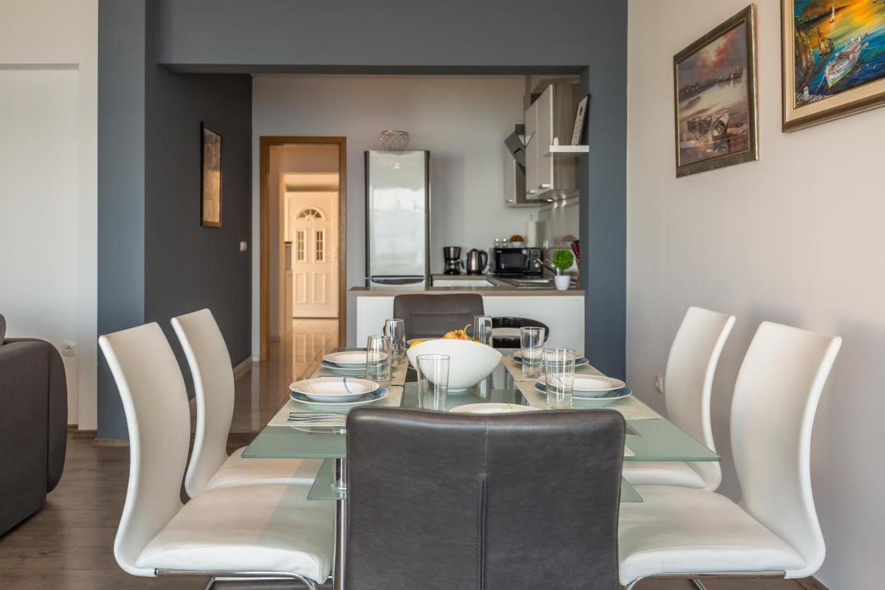Modern Apartment أوميس المظهر الخارجي الصورة
